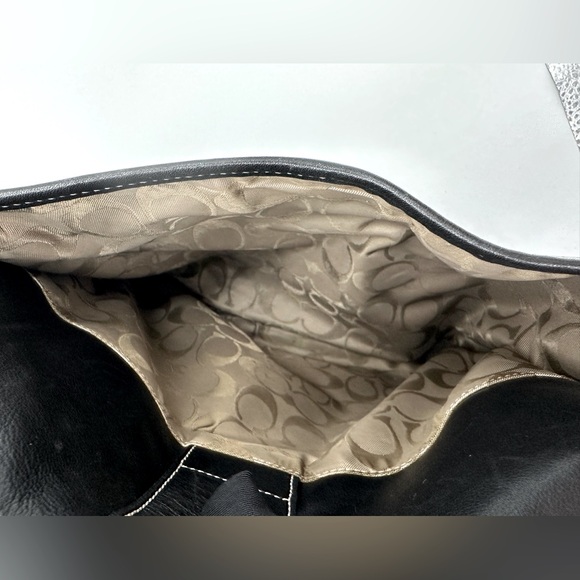 VINTAGE COACH LEATHER HOBO (style #9481) BUCKET CROSSBODY BAG - Picture 14 of 15